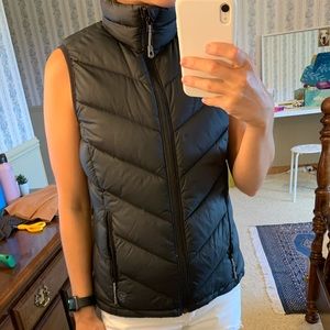 Mountain Hardwear Puffer Vest